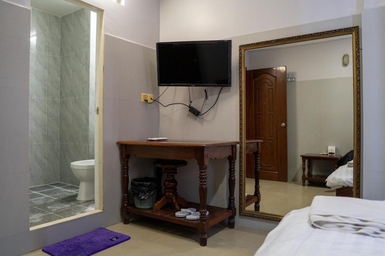 Empire House, Phnom Penh Hotel Exterior photo
