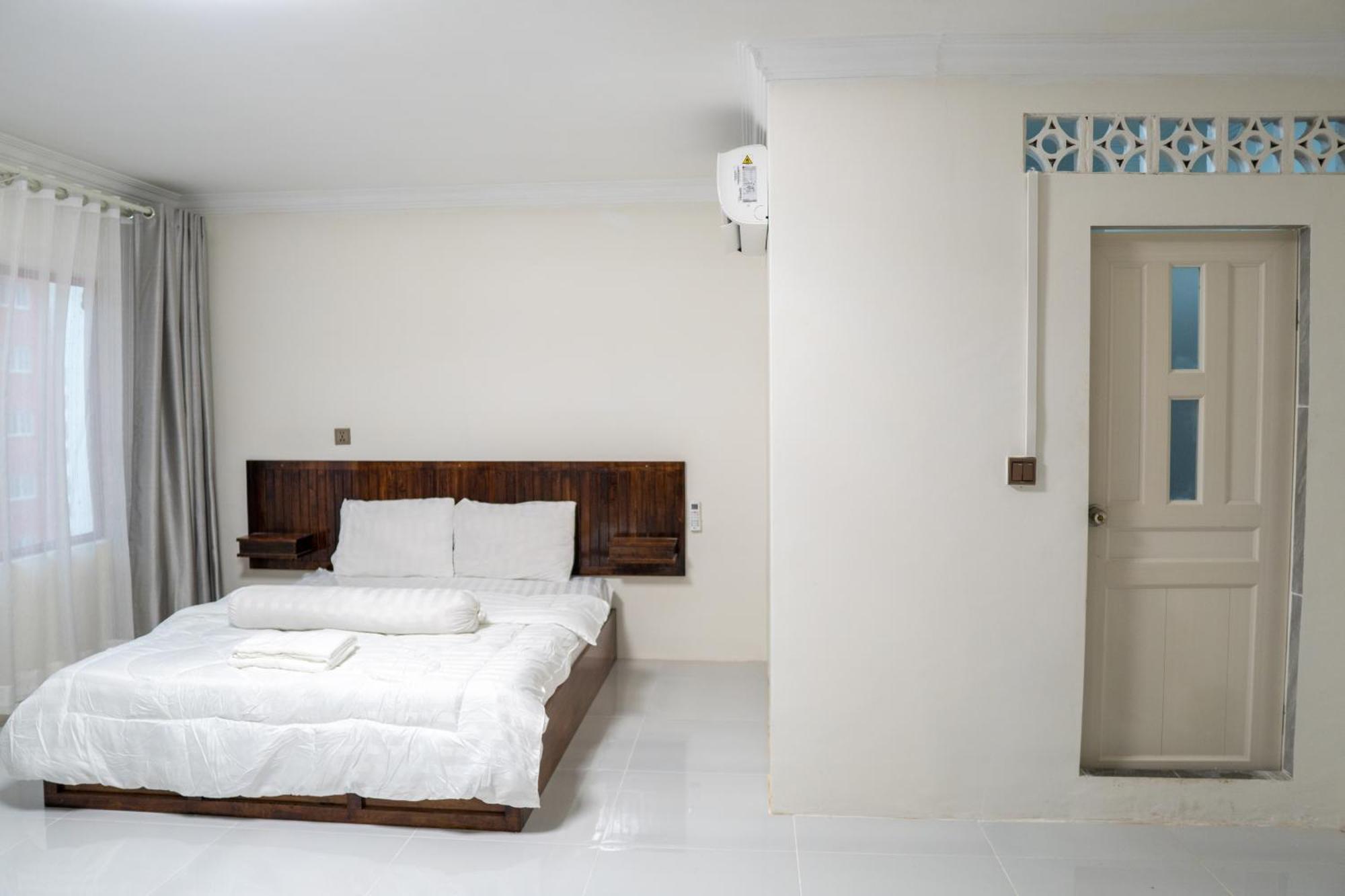 Empire House, Phnom Penh Hotel Exterior photo
