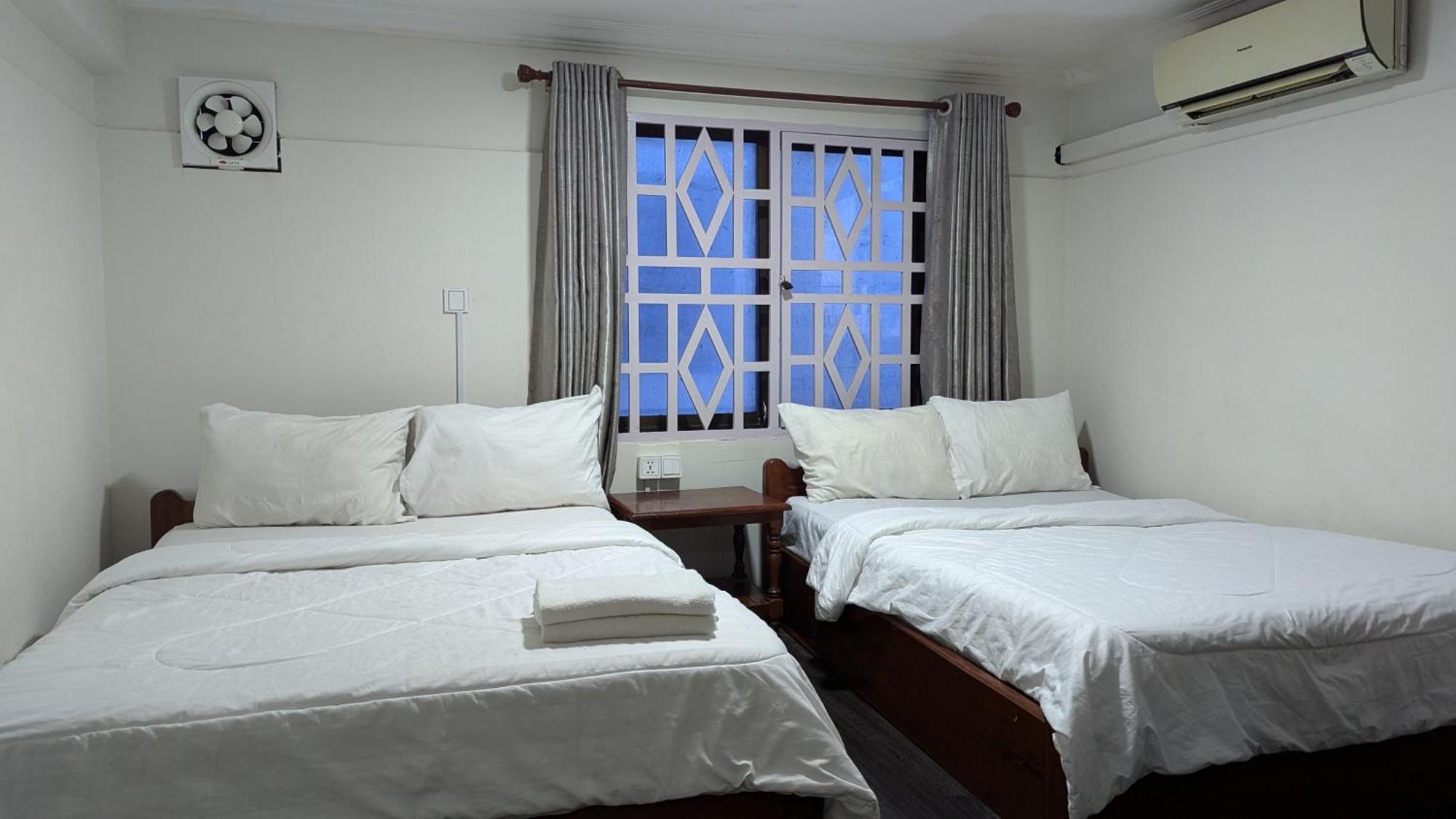 Empire House, Phnom Penh Hotel Exterior photo