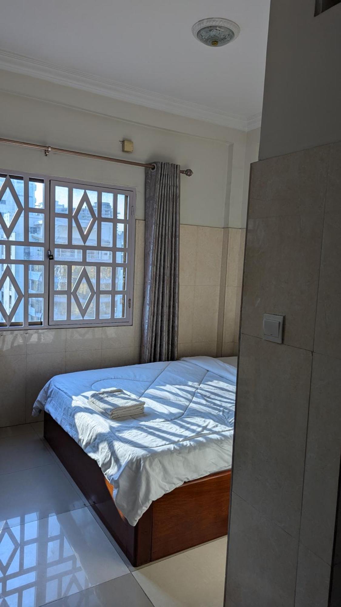 Empire House, Phnom Penh Hotel Exterior photo